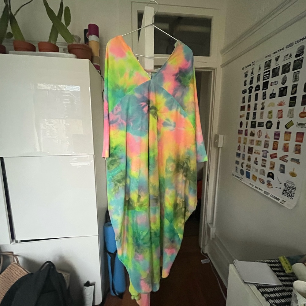Tie dye Kaftan handmade in LA - Picture 4 of 7